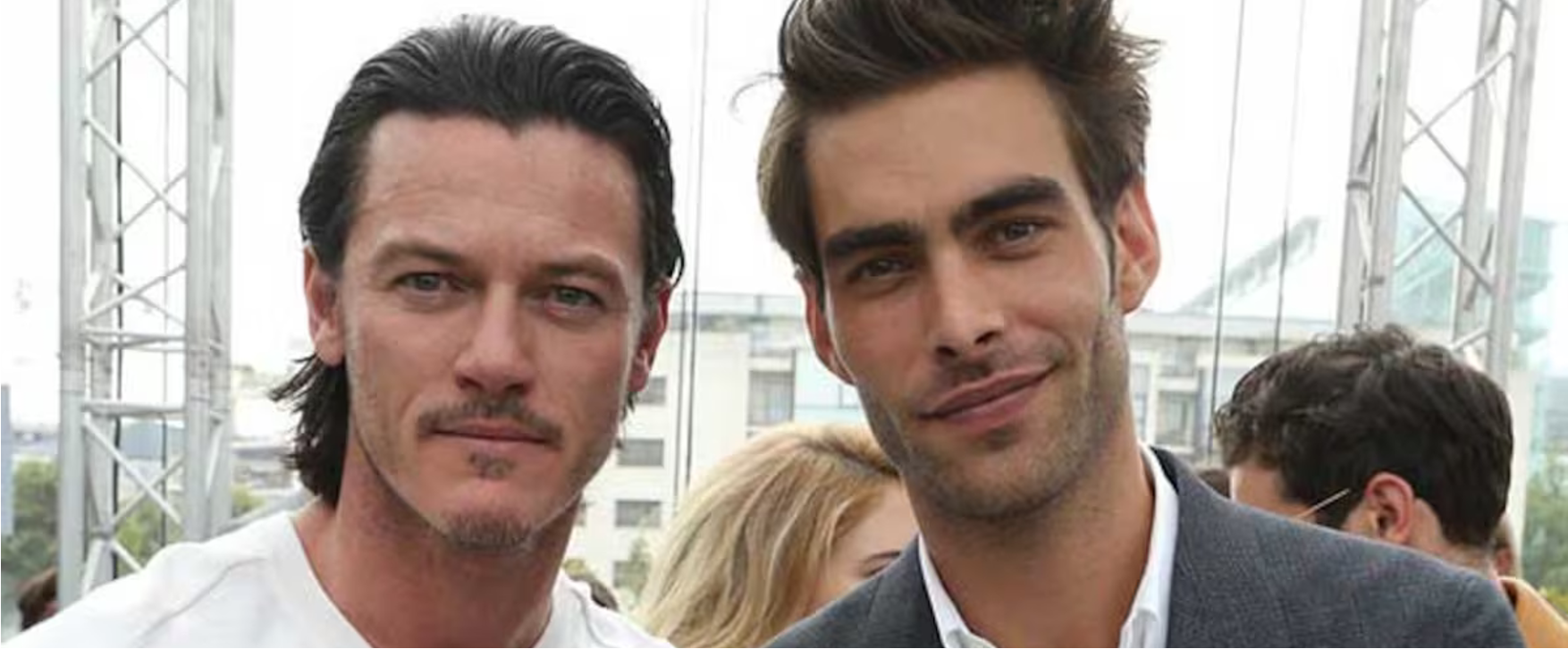 Luke Evans habla por primera vez sobre su relación con Jon Kortajarena en su libro biográfico