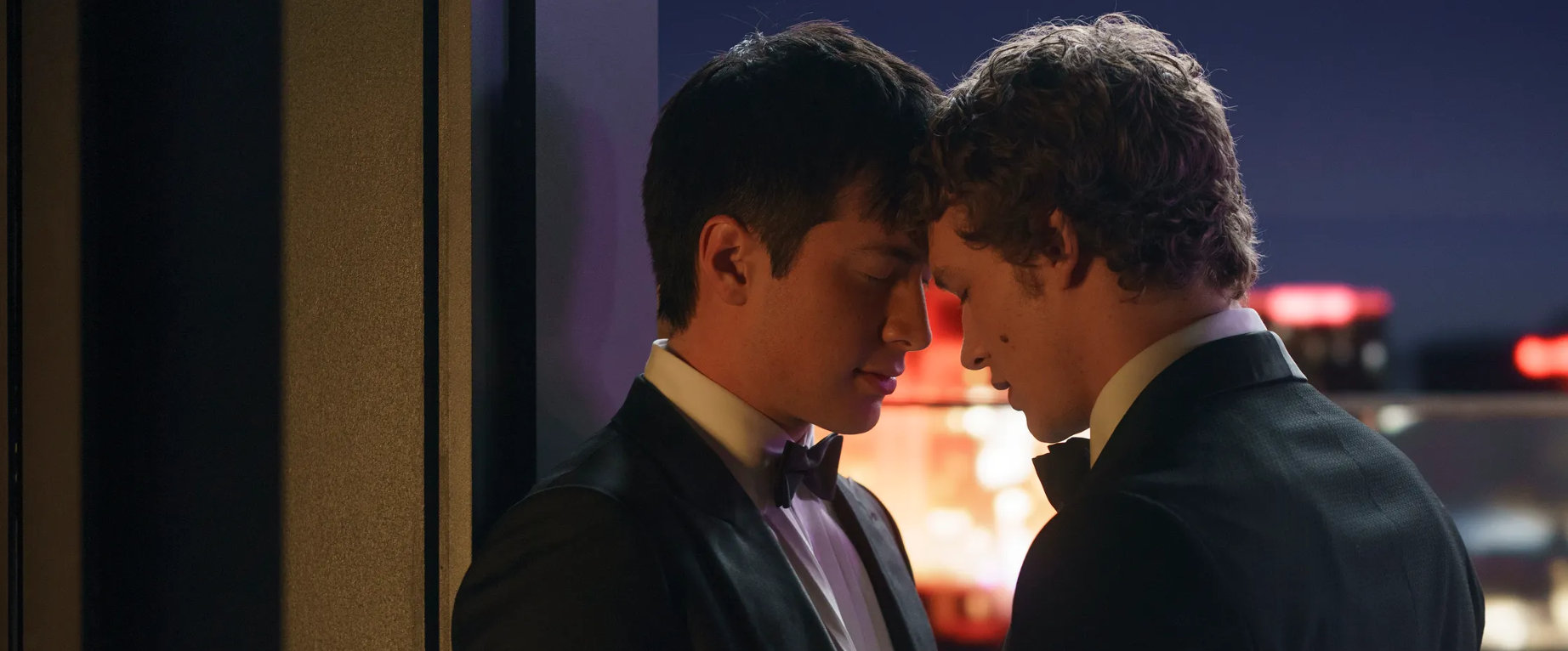 Connor Storrie y Hudson Williams ya se encuentran en Toronto para iniciar el rodaje de Heated Rivalry 2