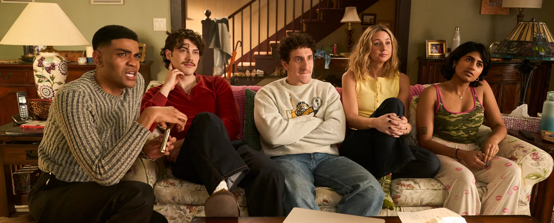 Hulu comparte las primeras imágenes de la segunda temporada de “Adultos” y su fecha de estreno 